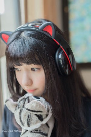 Zhou Wen "Ball Ball Meow Headphones" [Kultura Kimoe Ji Meng] KIM006
