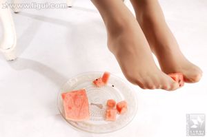 Modelo Yiyuan "Suco de melancia feito de pés de seda doces" [丽 柜 LiGui] Foto de foto de pés de seda