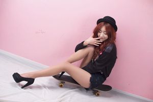 Studio photo collection of Korean beauty model Min Er